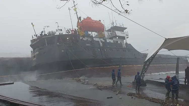 A dry cargo ship Pallad, which left Odessa port, broke in half during a storm off the coast of Turkey