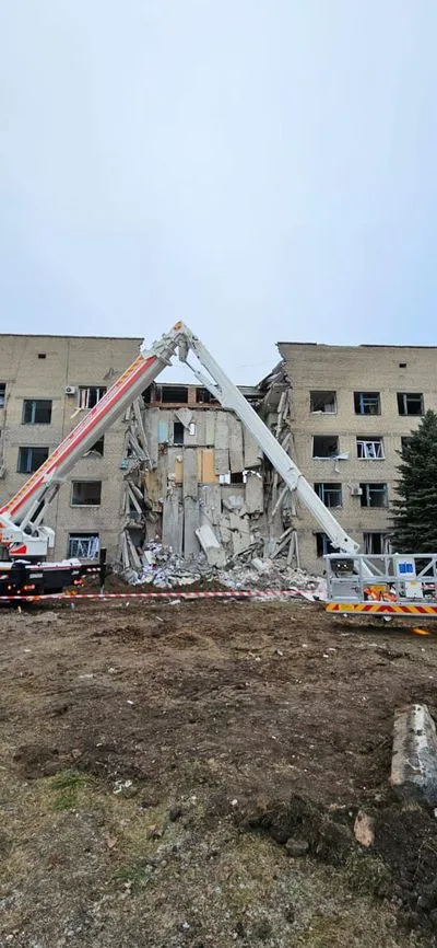 Ракетний удар рф по Селидовому на Донеччині: один із постраждалих помер у лікарні