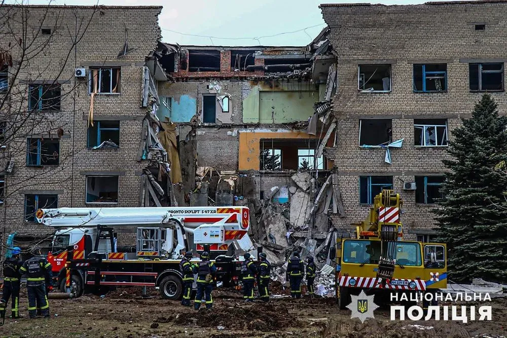 Ракетный удар рф по больнице в Селидово: под завалами могут быть люди