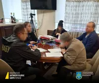 НАБУ та САП викрили чиновників на спробі підкупу керівництва Мінвідновлення