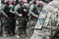 A new incident with a group of men in military uniforms and a civilian being pushed into a car in Lviv was reported: the recruitment center responded