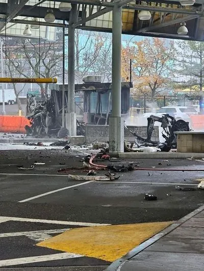 На мосту між США та Канадою вибухнув автомобіль, є жертви