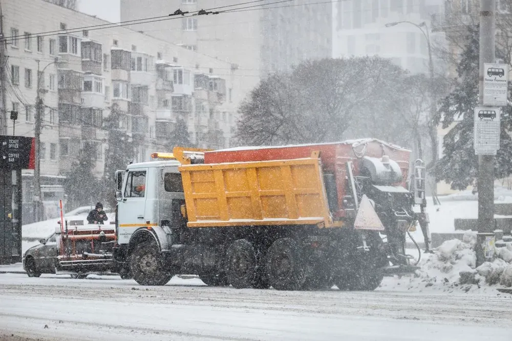 В Украине прогнозируют сильные снегопады и гололед: местами снег может достигать полметра