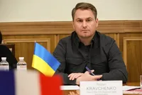 Руслан Кравченко просит жителей Киевщины без необходимости не выезжать из дома и позаботиться об одиноких людях из-за значительного ухудшения погоды