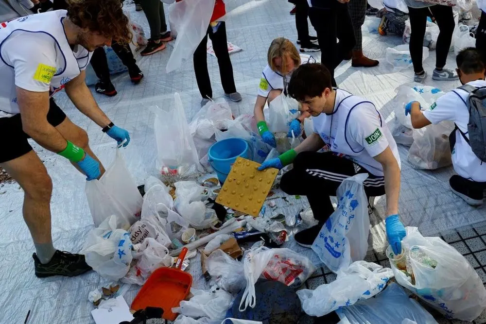 Великобритания выиграла первый чемпионат мира по сбору мусора SpoGomi в Токио