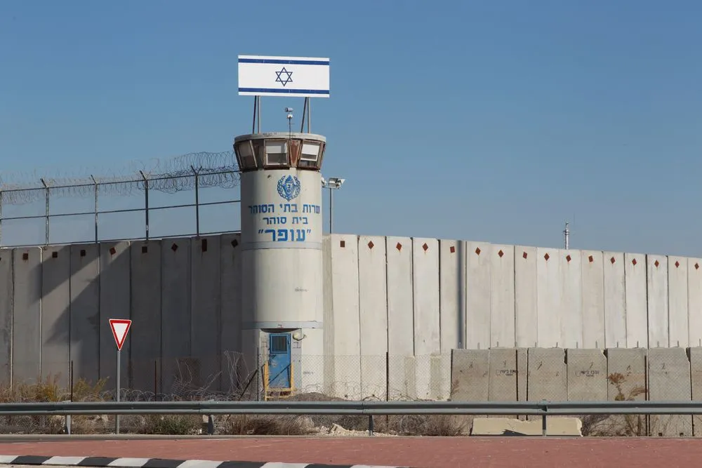Israel starts release process of 39 Palestinian prisoners as part of an agreement with Hamas