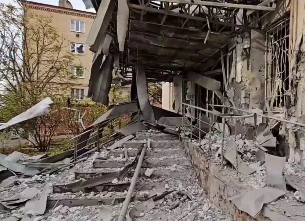 Russian troops destroyed a children's library in Kherson with a shell: video shown in OVA 