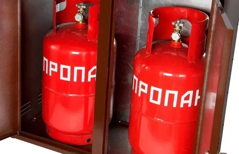 a-gas-cylinder-explodes-in-a-house-in-kyiv-region-a-person-is-injured