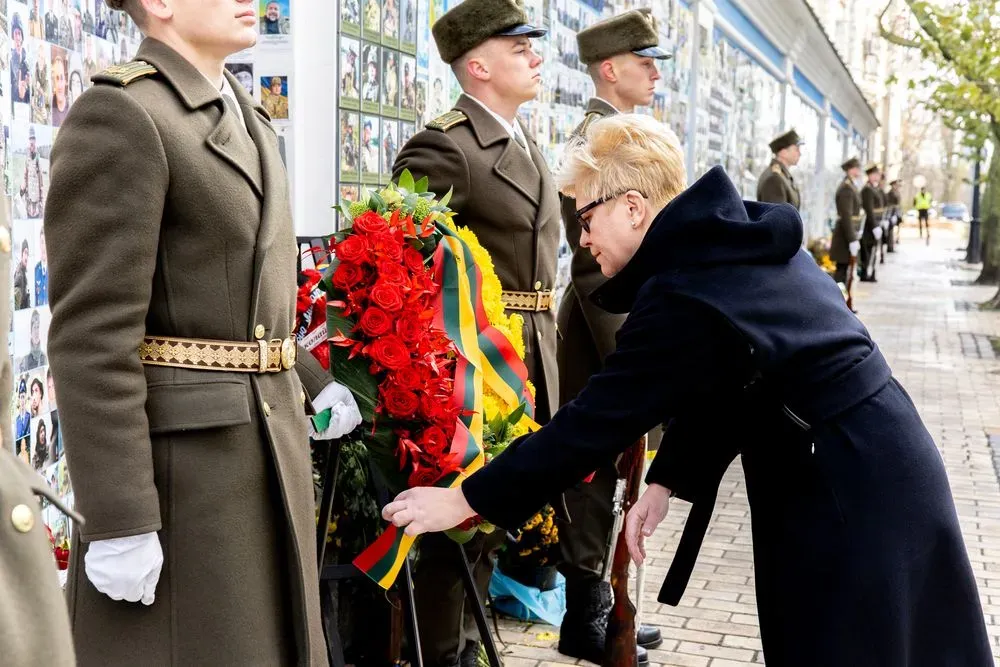 Lithuanian Prime Minister Šimonite arrives in Ukraine to pay tribute to fallen defenders