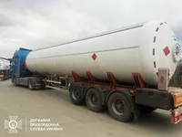A tanker truck filled with cigarette smuggling was attempted to be taken out of Ukraine