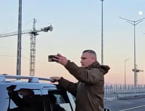 "Soon": Klitschko recorded a video on Podilsko-Voskresenskyi Bridge