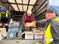 Блокада кордону: українським водіям, які застрягли в Польщі, привезли їжу та гуманітарну допомогу