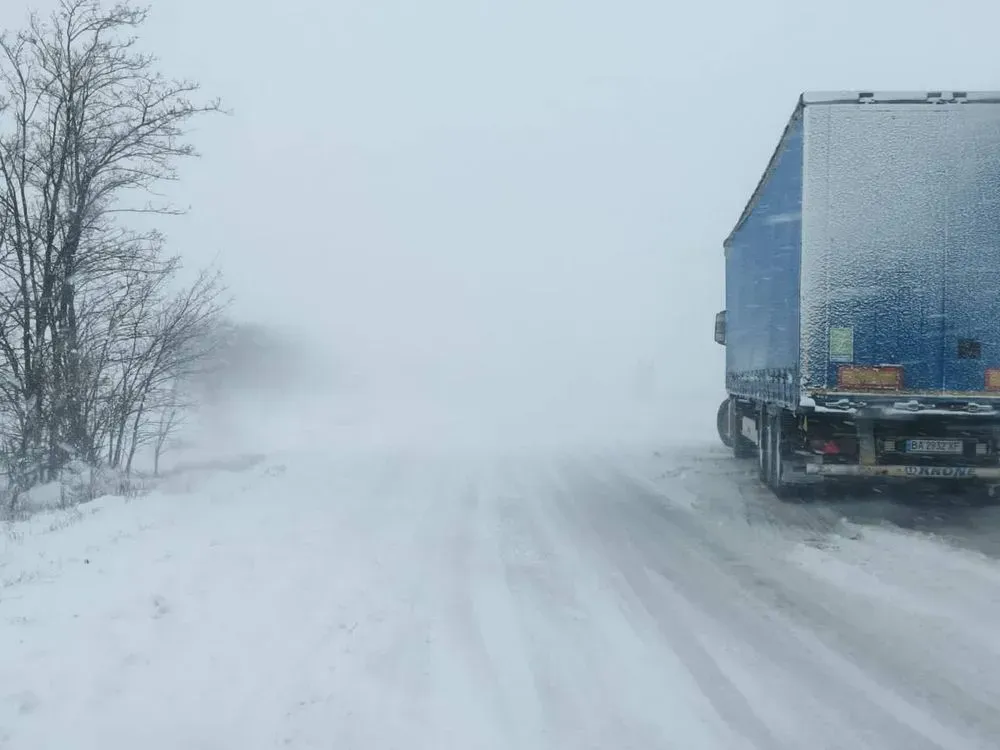 bad-weather-blocks-roads-in-odesa-region-residents-advised-to-stay-home