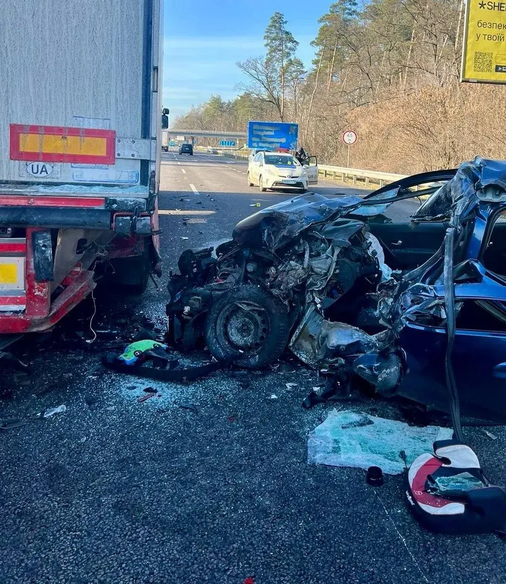 В Києві в ДТП загинуло подружжя: двоє їхніх дітей перебувають в лікарні