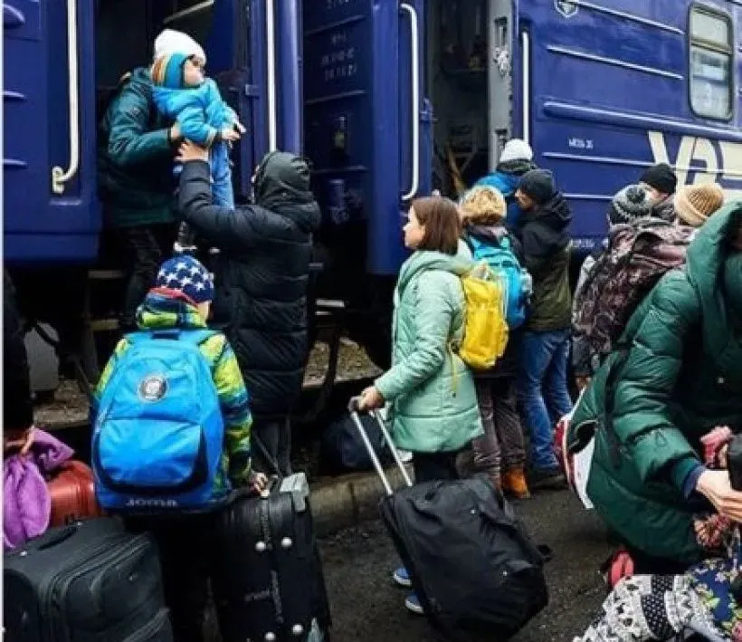 С начала обязательной эвакуации из Донецкой области выехали более 97 тысяч человек