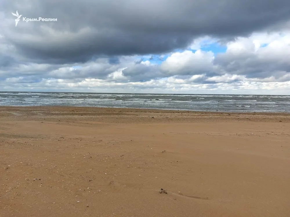 Азовське море відступило від берегів Криму на півсотню метрів