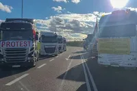 Carrier Strike at the Border: Polish Minister of Infrastructure Sends "Proposals" to Ukraine