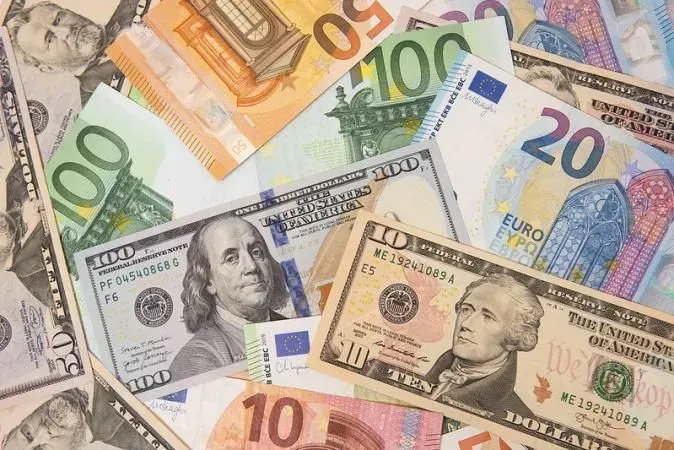Зросла ціна на долар та євро: скільки коштує валюта