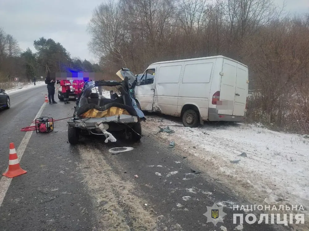 In Volyn, a car driver lost control and collided with a minibus: there are dead and injured