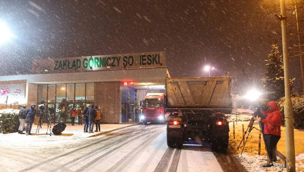 Один шахтер погиб в результате прорыва трубопровода на угольной шахте Собеского в Польше