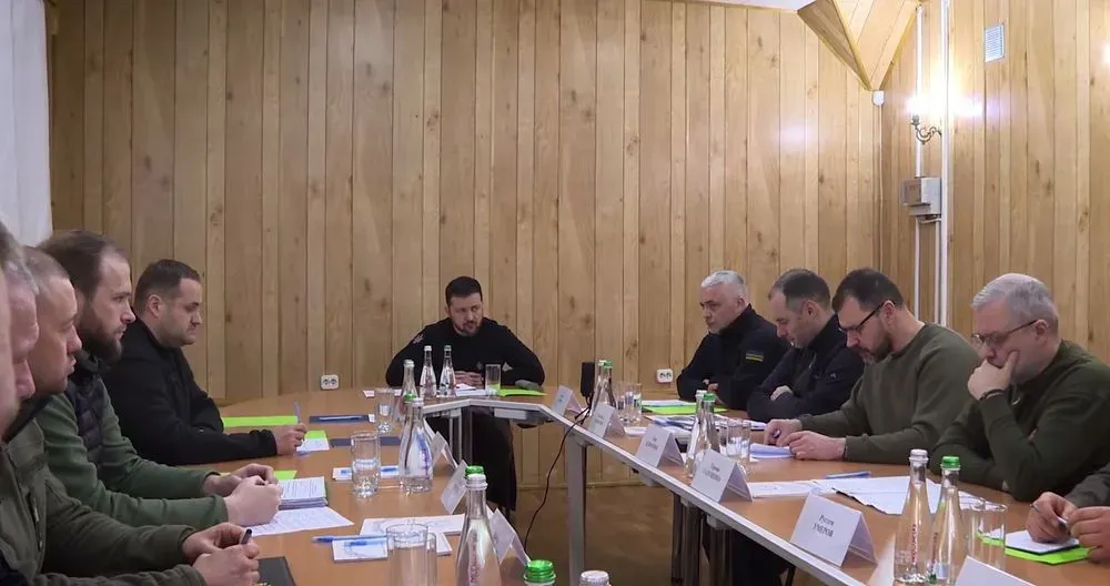 Zelenskyy holds a meeting on the aftermath of the bad weather: orders to speed up work to restore electricity