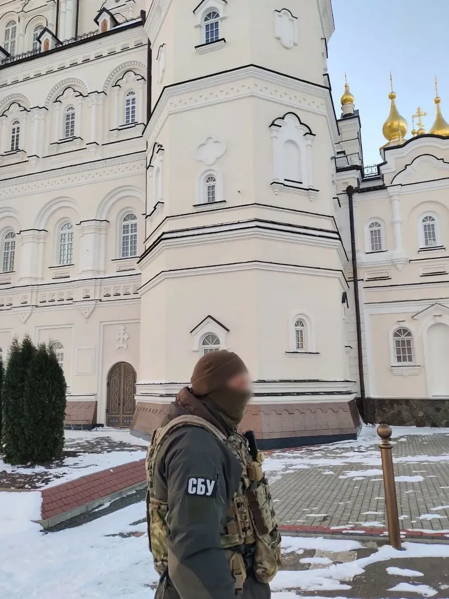 the-sbu-came-to-search-the-pochaev-lavra-of-the-uoc-mp