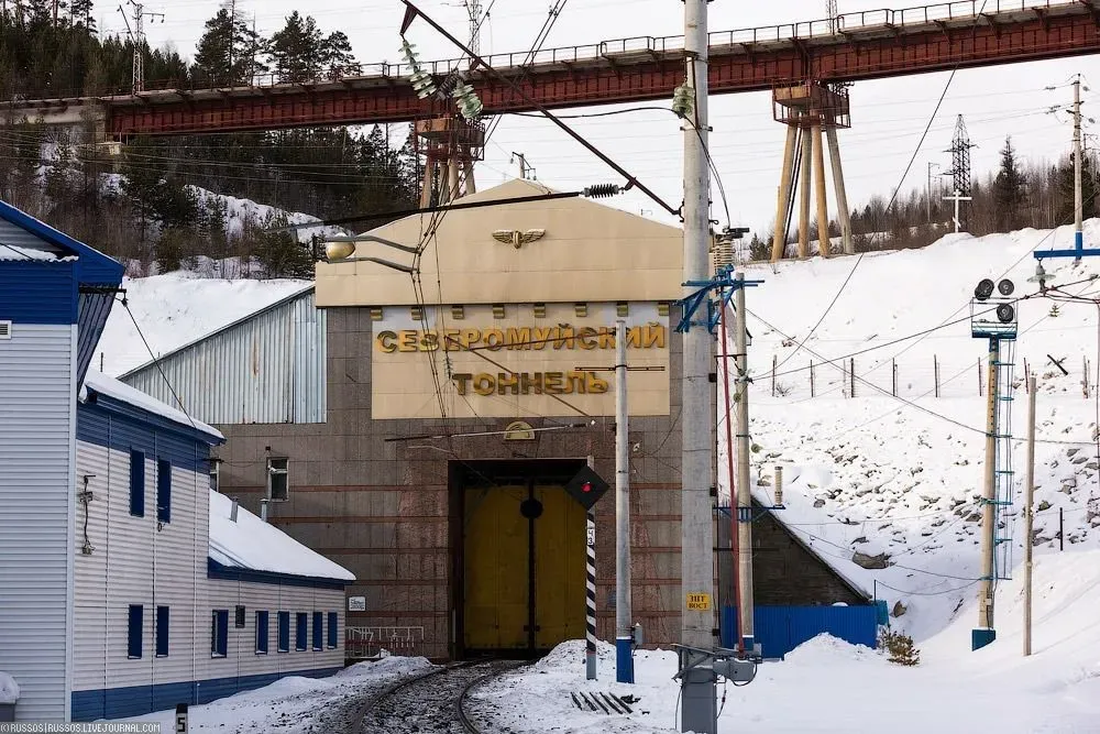 Коротким замыканием на России назвали подрыв СБУ тоннеля, который использовался для военных поставок из Китая