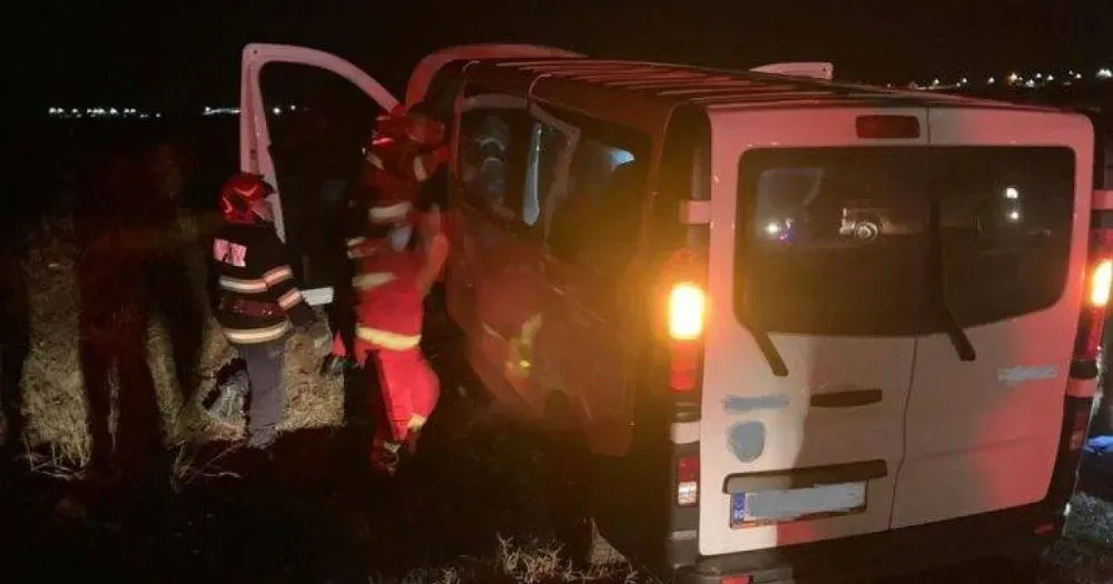 a-minibus-carrying-7-american-soldiers-overturned-in-romania