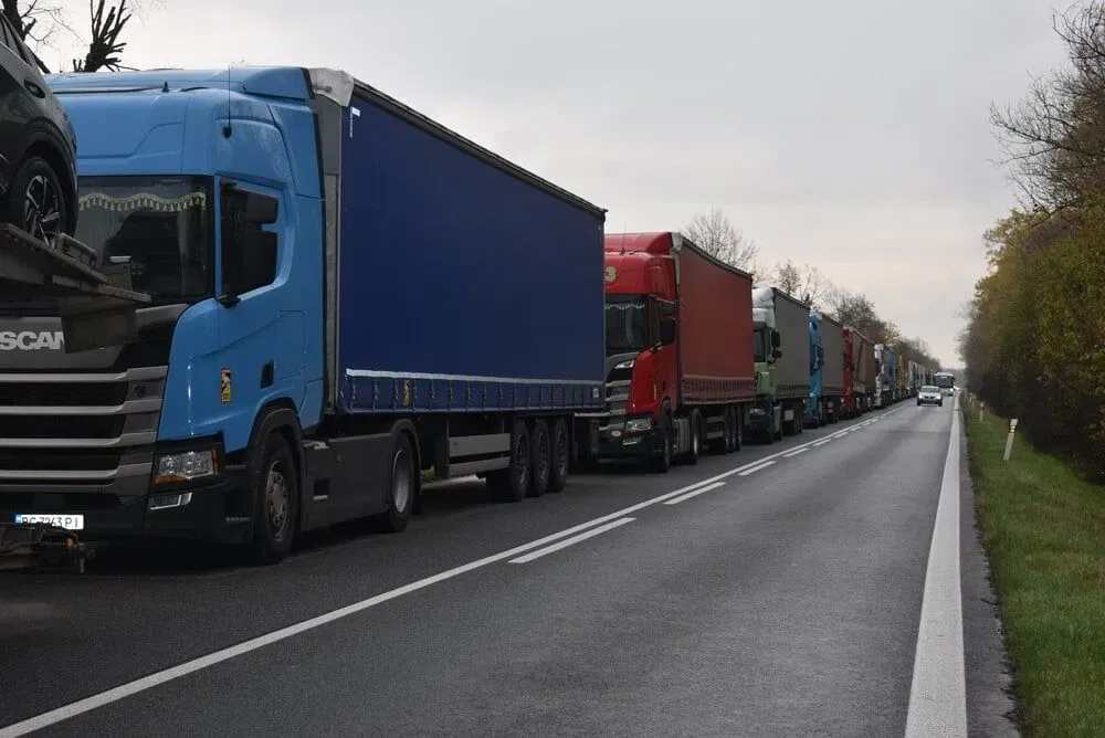 On the border with Slovakia, traffic is recorded regarding the closure of the checkpoint by Slovak truckers 