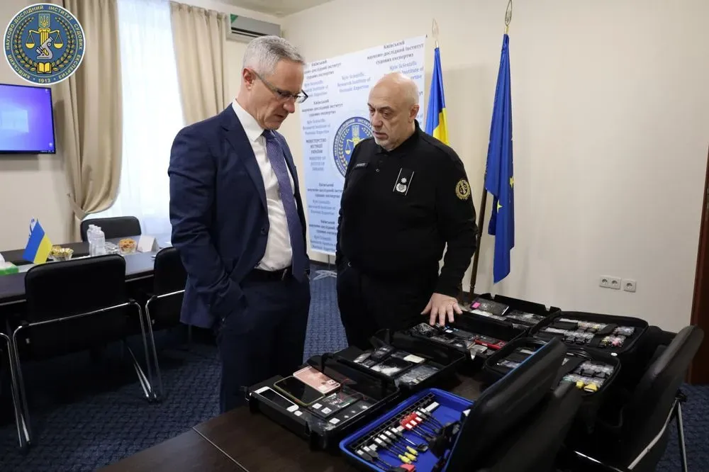 The Ambassador of Israel to Ukraine visited Kyiv Scientific Research Institute of Forensic Expertise to examine the wreckage of Russian missiles and UAVs, assessed the professionalism of experts