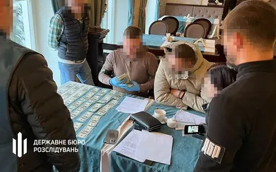 In Lviv region, SBI detains customs officer who took bribes for customs clearance of cargoes for "humanitarian aid"