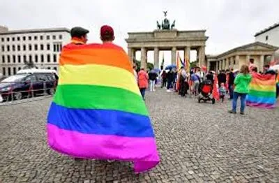 Германия готова предоставить убежище ЛГБТ+ россиянам, сталкивающимся с политическими преследованиями