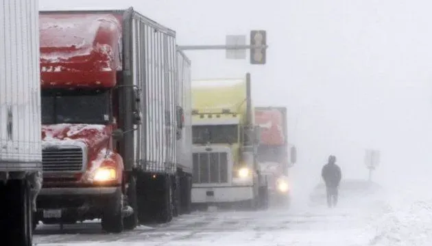 truck-traffic-restricted-in-prykarpattia-region-due-to-bad-weather