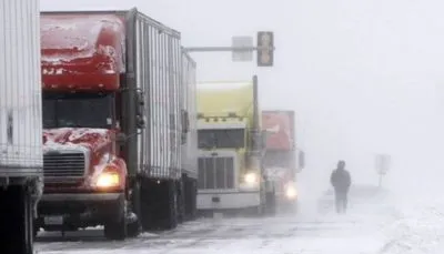 На Прикарпатье из-за непогоды ограничили движение грузовиков