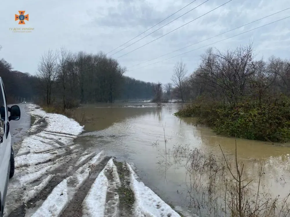 "Big water" came to Zakarpattia region, flooding roads and farmland