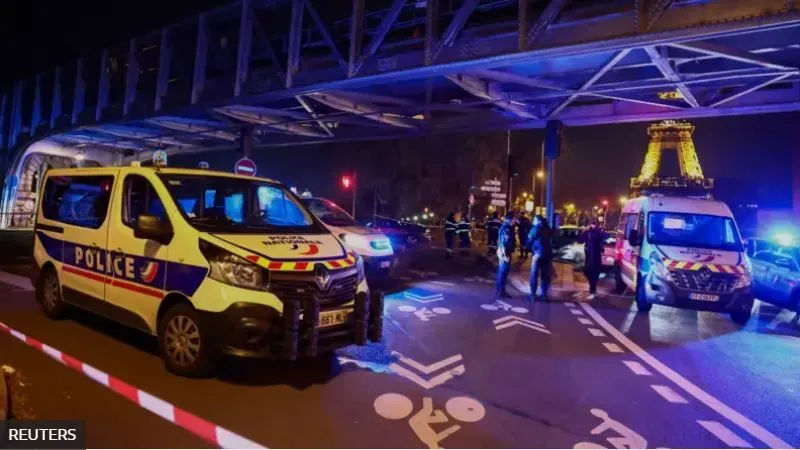 В Париже мужчина напал с ножом на прохожих: один человек убит, двое ранены
