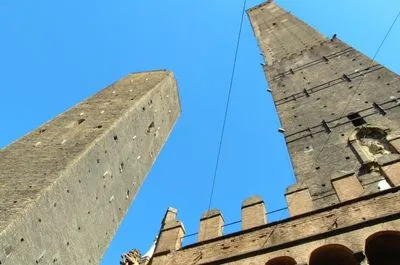 Might collapse: medieval tower closed to visitors in Italy