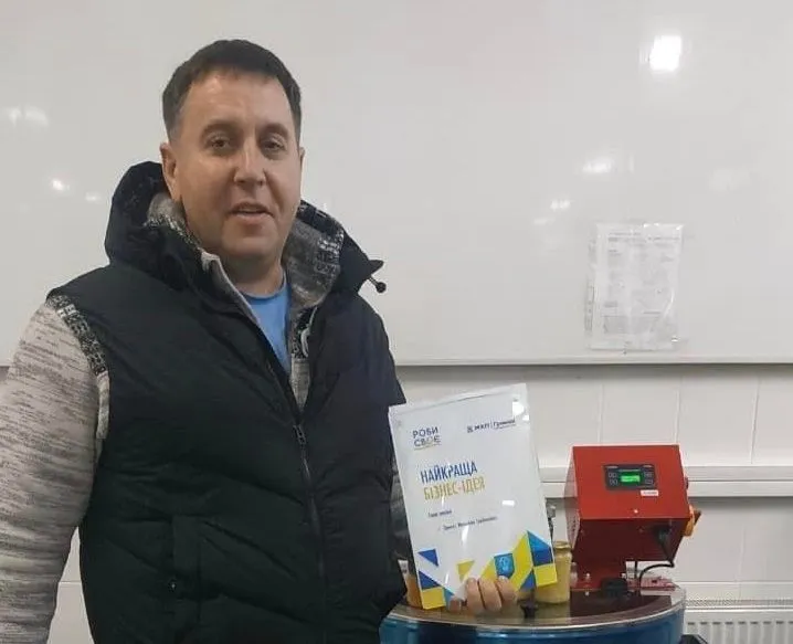"Do your own thing": an immigrant from Luhansk region revives a beekeeping business destroyed by the occupiers in Vinnytsia region