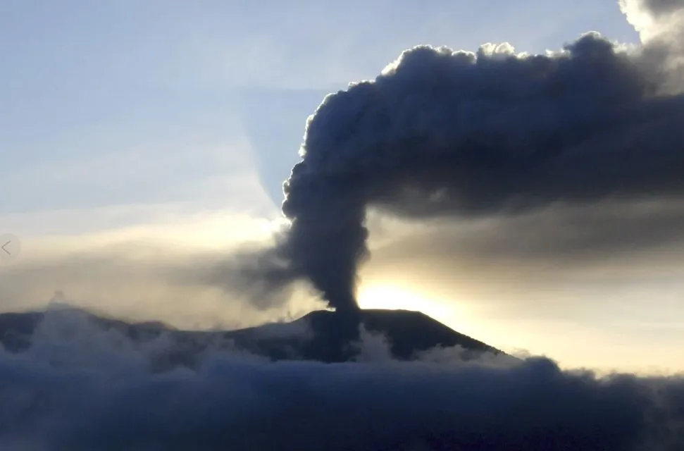 in-indonesia-after-an-unexpected-eruption-of-the-marapi-volcano-the-death-toll-has-risen-to-23