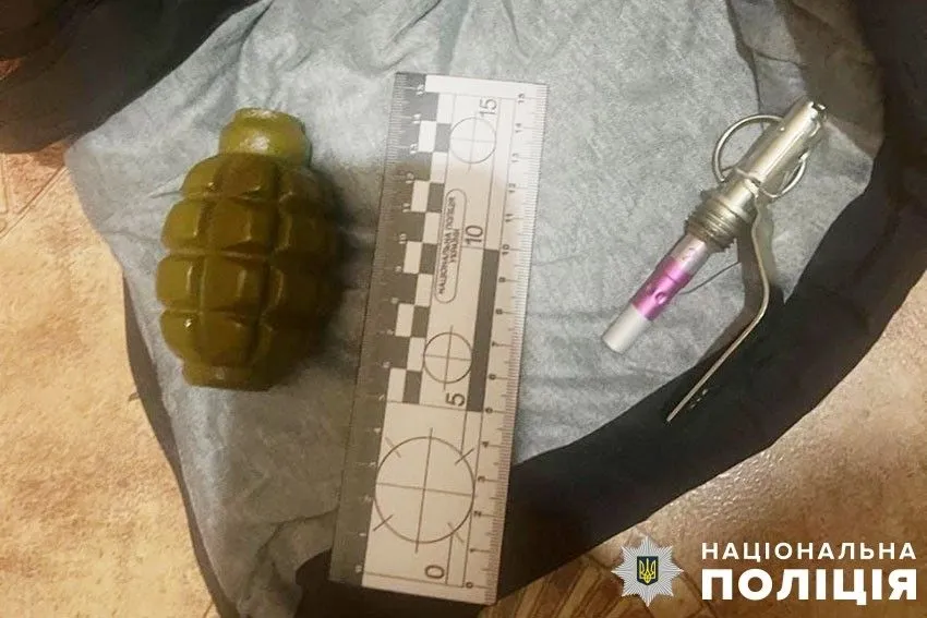A quarrel with a neighbor: a man who threatened to detonate a grenade in a residential building is detained in Kyiv