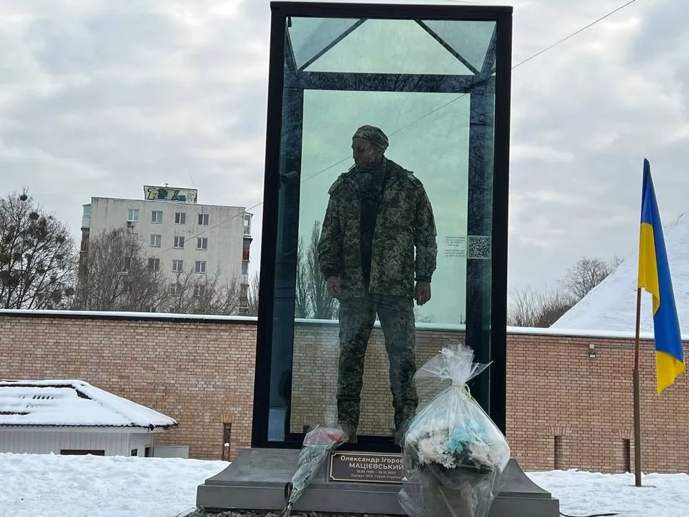 A monument to the hero of Ukraine Alexander Matsievsky was unveiled in Kiev
