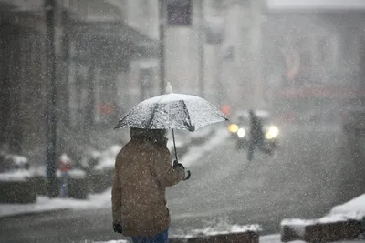Сніг, дощ і морози: синоптики дали прогноз на три доби