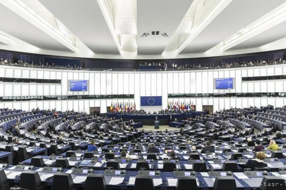 Европейцы ценят членство в ЕС и все больше интересуются выборами в Европарламент - опрос