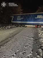 Украина приостановила регистрацию грузовиков на границе в Нижанковичах из-за сложных погодных условий - ГПСУ