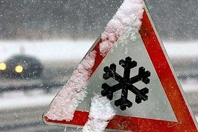 Налипання мокрого снігу та ожеледь: Україну чекає три дні негоди