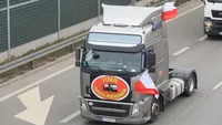 Блокада польских перевозчиков: более 3 тысяч грузовиков застряли на границе