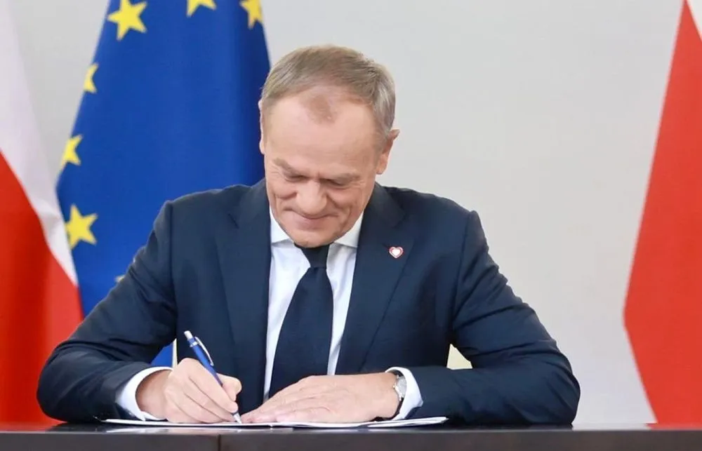 Tusk hopes that Poland's new government will be sworn in on Wednesday, join the EU summit, and then establish relations with Ukraine 