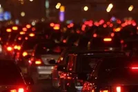 Flooding of the Kyiv metro tunnel: public transport is stuck in traffic jams, taxi prices soar