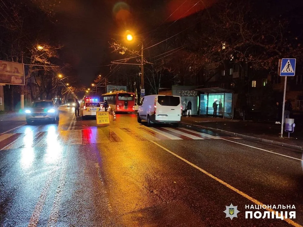 an-accident-in-odesa-a-chevrolet-driver-hit-a-child-on-a-pedestrian-crossing