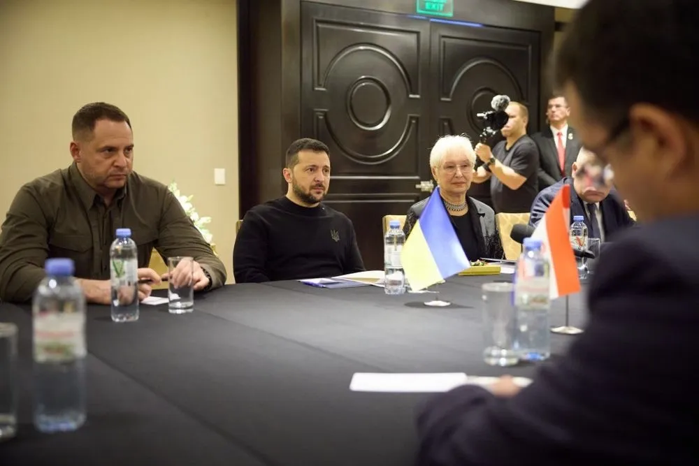 zelenskyy-met-in-argentina-with-the-presidents-of-paraguay-uruguay-and-ecuador